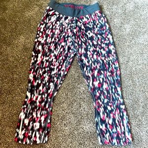 Nike women’s XS 3/4 length leggings.